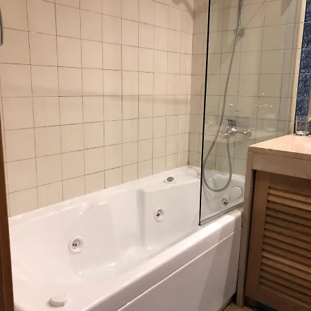 Pool And Parking In A Private Condominium - Gardens_hosting アパート リスボン